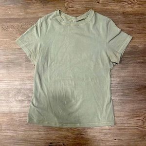 Skims t-shirt, size medium